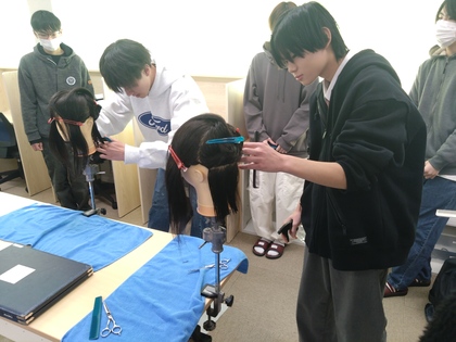 専門学校出前講座「ベルフォート美容専門学校」「名古屋ビジネスアカデミー」